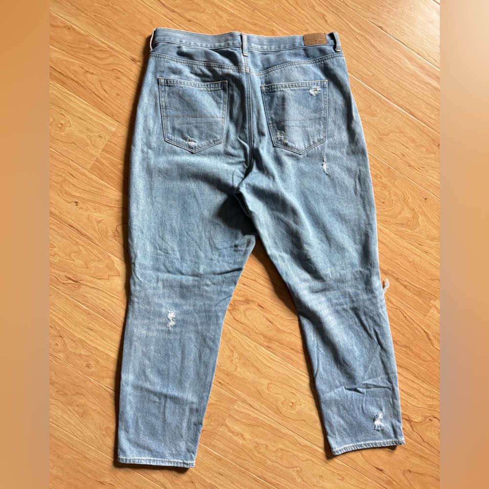American Eagle Light Blue Distressed Mom Jeans - Picture 4 of 7